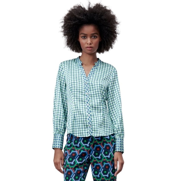 Zara Women Size M Blouse Collarless Long Sleeve Shirt Blue Green Geometric New - Picture 3 of 13